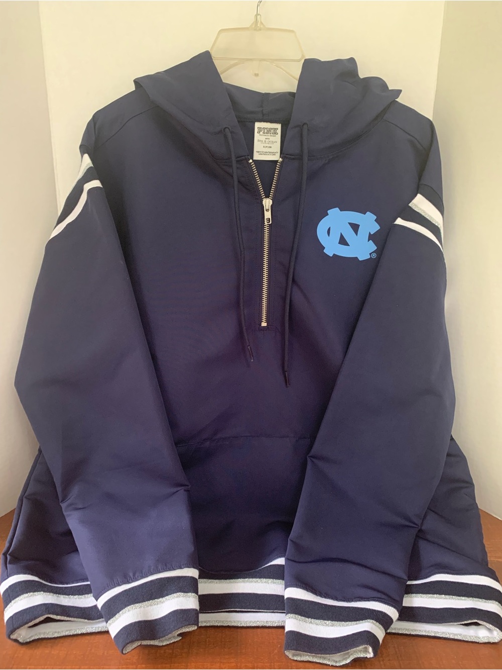 Victoria’s Secret PINK North Carolina Tar Heels Windbreaker Hoodie Small EUC